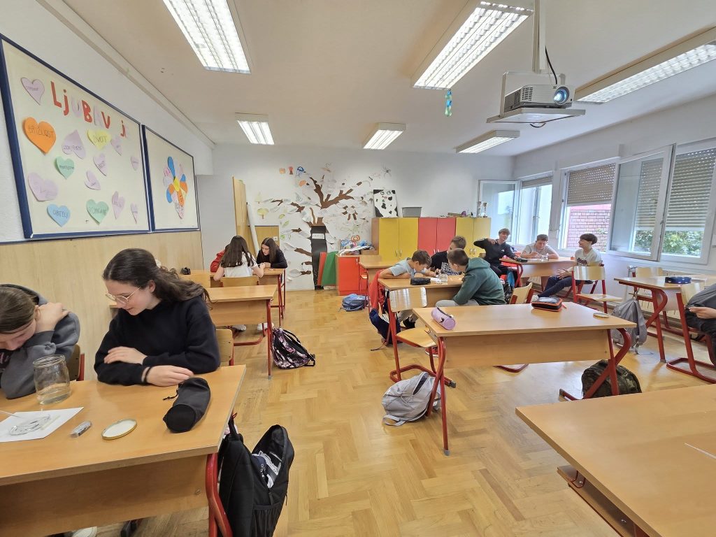 Radionica o zooplanktonu u OŠ Tinjan